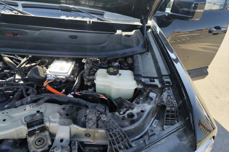 Used Formula Leopard 5 2024 Cloud Ride Luxury Edition Engine Bay Left