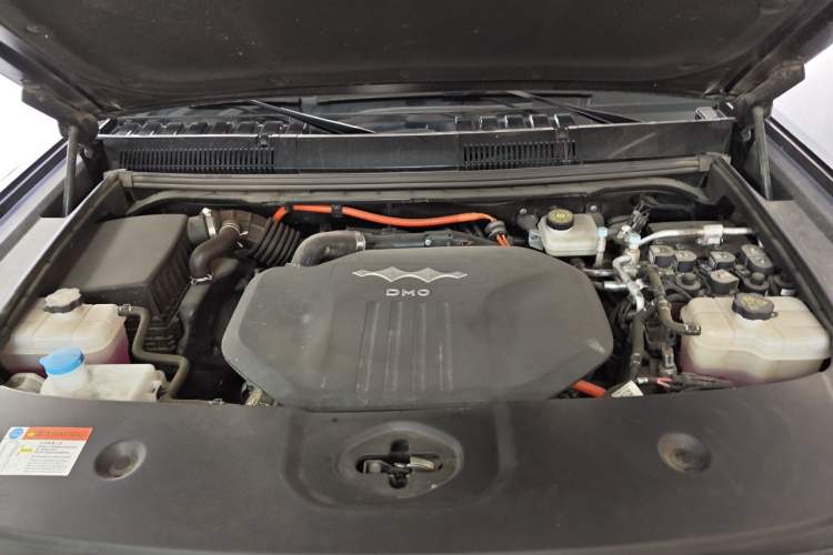 Used Formula Leopard 5 2024 Cloud Ride Luxury Edition Engine Bay