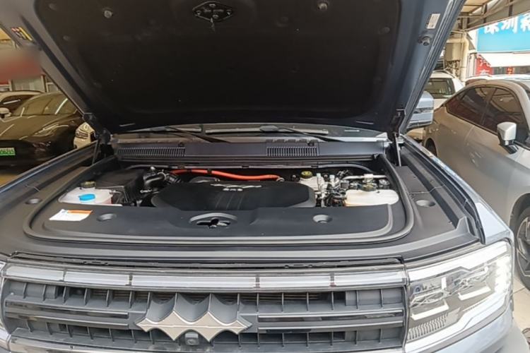 Used Formula Leopard 5 2024 Cloud Ride Luxury Edition Engine Bay