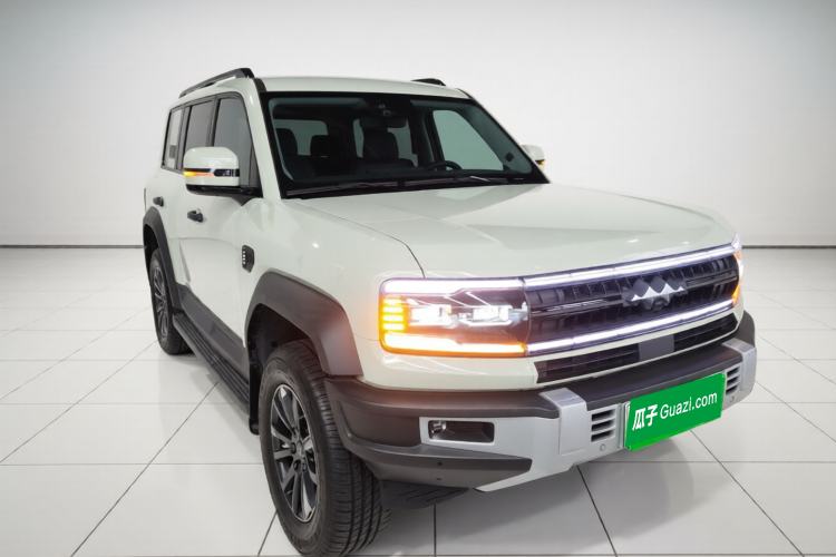 Used Formula Leopard 5 2024 Cloud Ride Luxury Edition Exterior 1