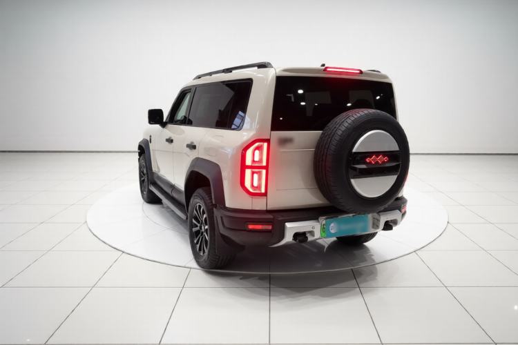 Used Formula Leopard 5 2024 Cloud Ride Luxury Edition Exterior 2