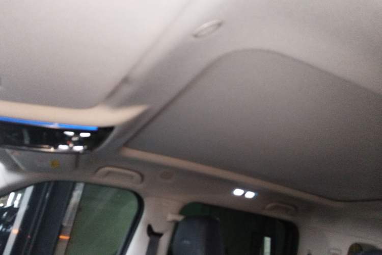 Used Formula Leopard 5 2024 Cloud Ride Luxury Edition Headliner
