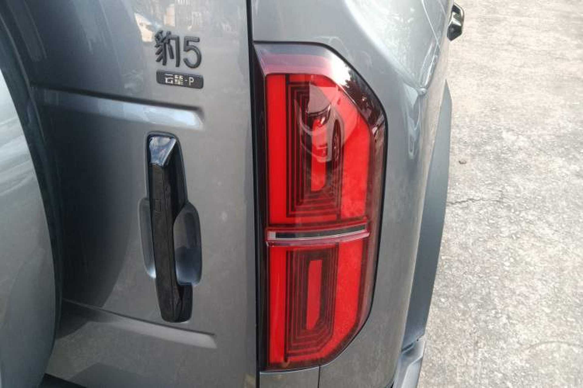 Used Formula Leopard 5 2024 Cloud Ride Luxury Edition Right Rear Taillight