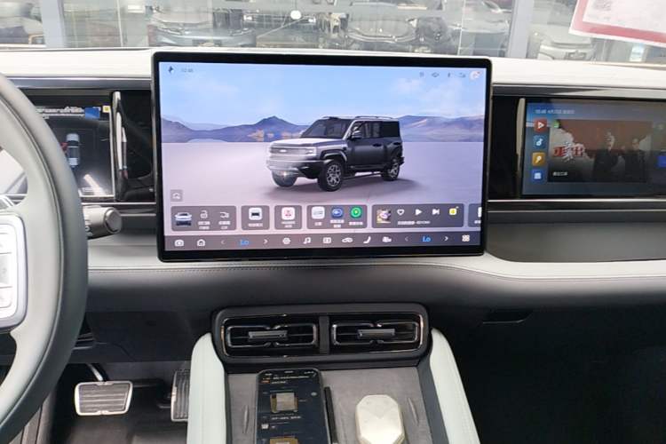Used Formula Leopard 5 2025 Cloud Ride Laser-based Kunpeng Intelligent Driving Edition Audio And AC Panel