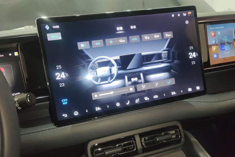 Used Formula Leopard 5 2025 TianShen Intelligent Driving Ultra Edition Audio And AC Panel