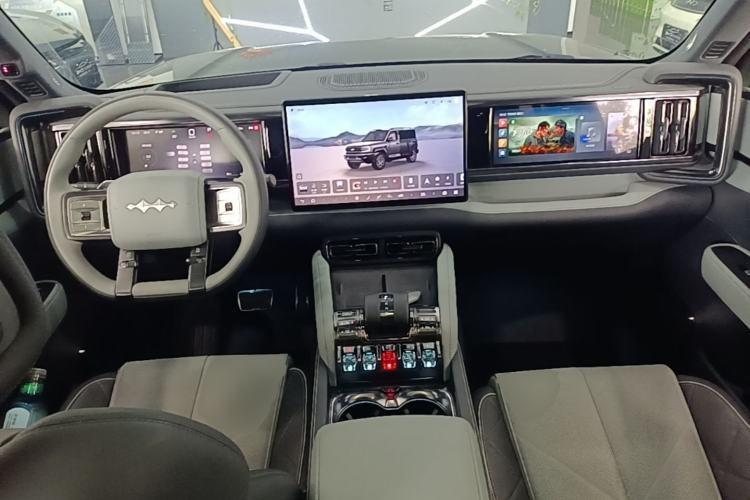 Used Formula Leopard 5 2025 TianShen Intelligent Driving Ultra Edition Center Console