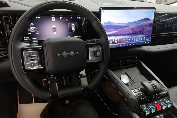 Used Formula Leopard 5 2025 TianShen Intelligent Driving Ultra Edition Center Console