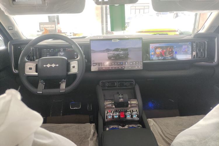 Used Formula Leopard 5 2025 TianShen Intelligent Driving Ultra Edition Center Console