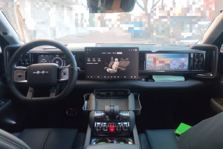 Used Formula Leopard 5 2025 TianShen Intelligent Driving Ultra Edition Center Console