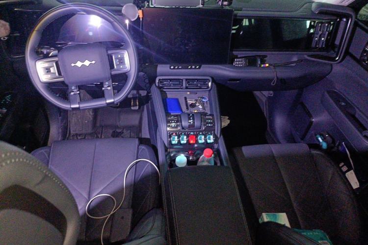 Used Formula Leopard 5 2025 TianShen Intelligent Driving Ultra Edition Center Console