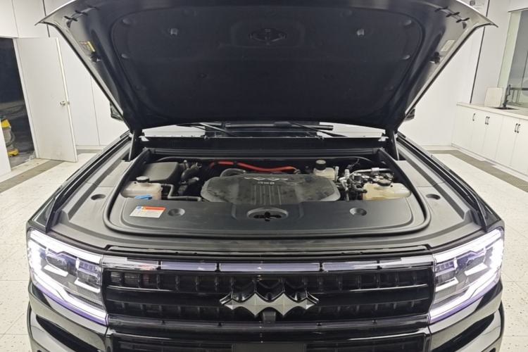 Used Formula Leopard 5 2025 TianShen Intelligent Driving Ultra Edition Engine Bay