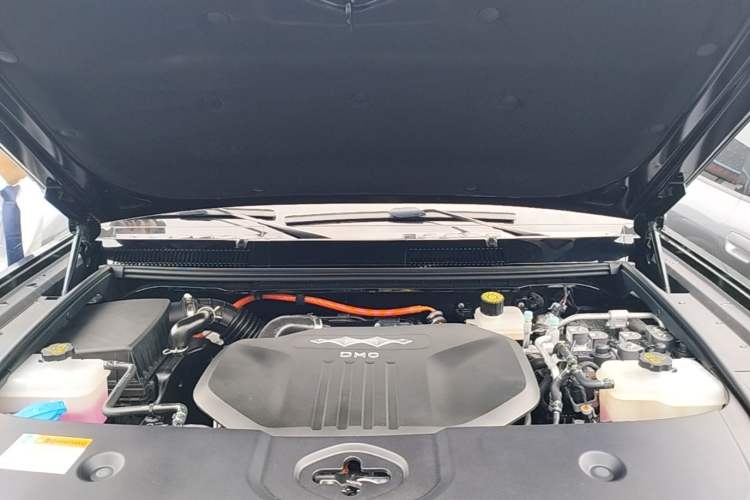 Used Formula Leopard 5 2025 Cloud Ride Laser-based Kunpeng Intelligent Driving Edition Engine Bay