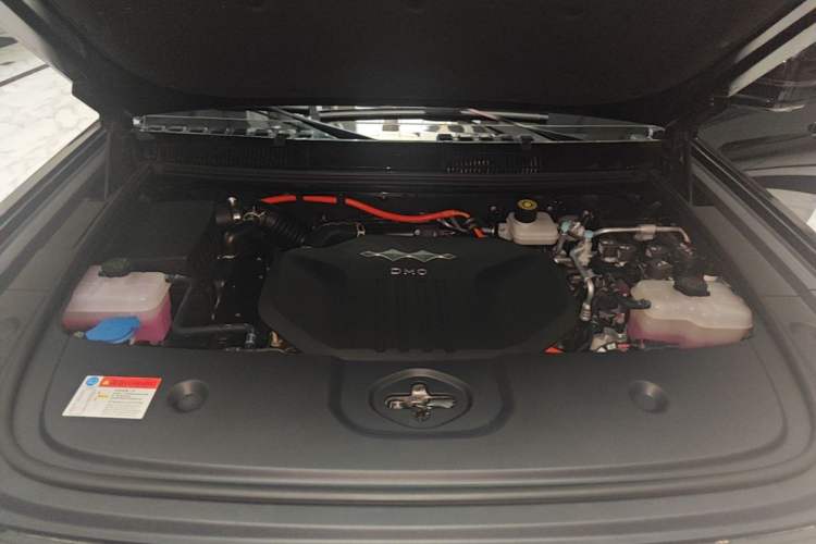 Used Formula Leopard 5 2025 TianShen Intelligent Driving Ultra Edition Engine Bay