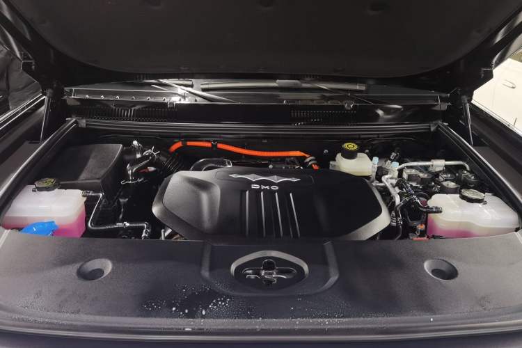 Used Formula Leopard 5 2025 TianShen Intelligent Driving Ultra Edition Engine Bay