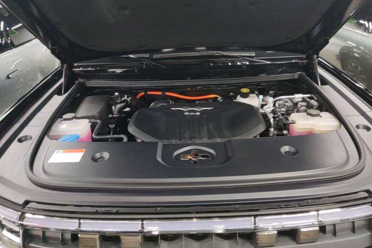 Used Formula Leopard 5 2025 TianShen Intelligent Driving Ultra Edition Engine Bay