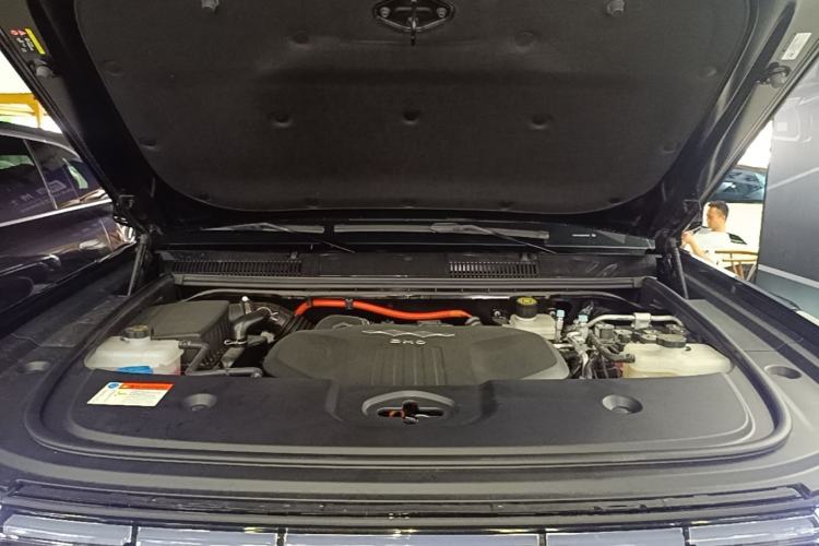 Used Formula Leopard 5 2025 Cloud Ride Laser-based Kunpeng Intelligent Driving Edition Engine Bay