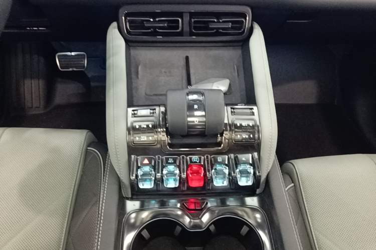 Used Formula Leopard 5 2025 TianShen Intelligent Driving Ultra Edition Gear Lever