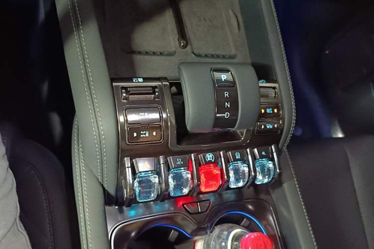 Used Formula Leopard 5 2025 Cloud Ride Laser-based Kunpeng Intelligent Driving Edition Gear Lever