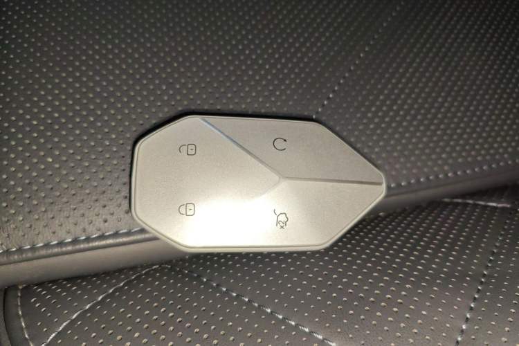 Used Formula Leopard 5 2025 TianShen Intelligent Driving Ultra Edition Interior 1