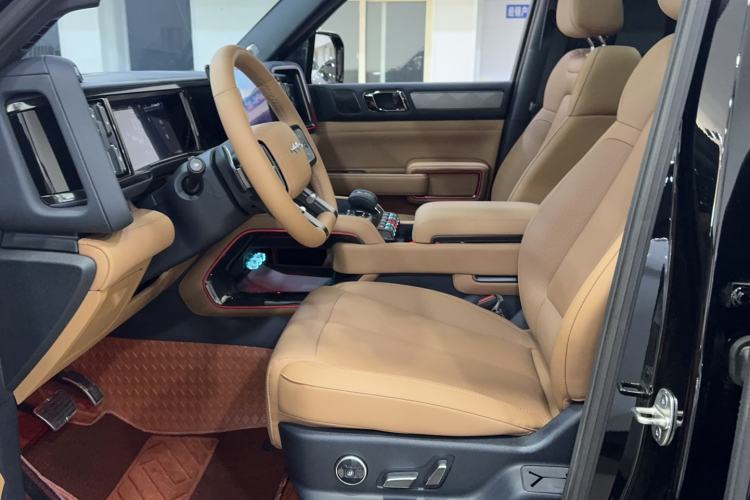 Used Formula Leopard 5 2025 Model 210KM Tian Shen Ultra Version Interior 1