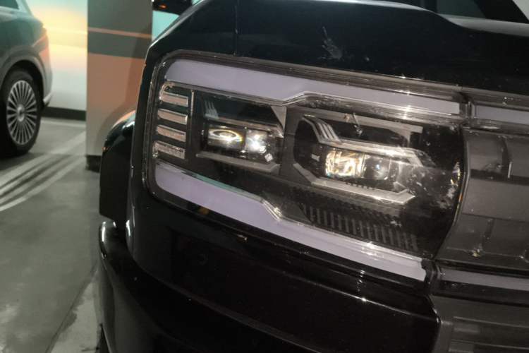 Used Formula Leopard 5 2025 TianShen Intelligent Driving Max Edition Right Front Headlight