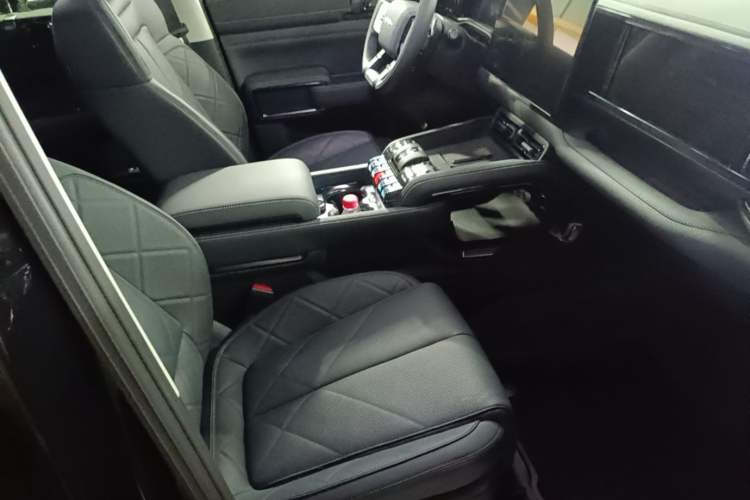 Used Formula Leopard 5 2025 Cloud Ride Laser-based Kunpeng Intelligent Driving Edition Right Front Seat