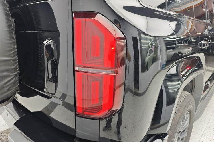 Used Formula Leopard 5 2025 TianShen Intelligent Driving Ultra Edition Right Rear Taillight