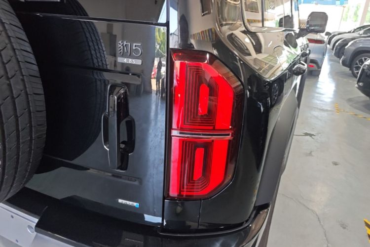 Used Formula Leopard 5 2025 Model 210KM Tian Shen Ultra Version Right Rear Taillight