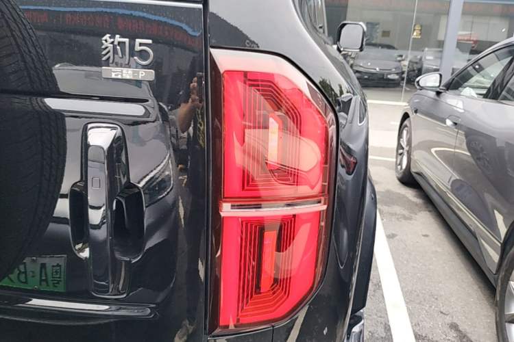 Used Formula Leopard 5 2025 Cloud Ride Laser-based Kunpeng Intelligent Driving Edition Right Rear Taillight
