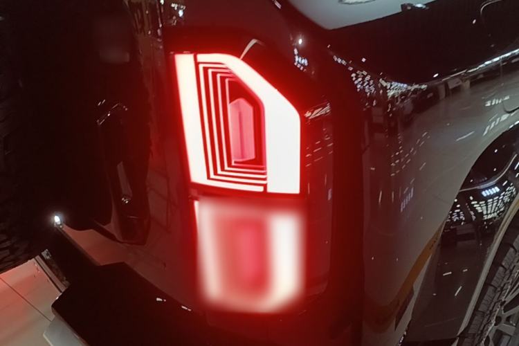 Used Formula Leopard 5 2025 Laser Qiankun Intelligent Driving Edition Right Rear Taillight