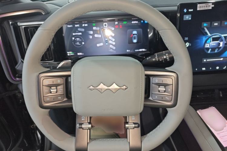 Used Formula Leopard 5 2025 Model 210KM Tian Shen Ultra Version Steering Wheel