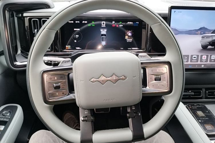 Used Formula Leopard 5 2025 Cloud Ride Laser-based Kunpeng Intelligent Driving Edition Steering Wheel