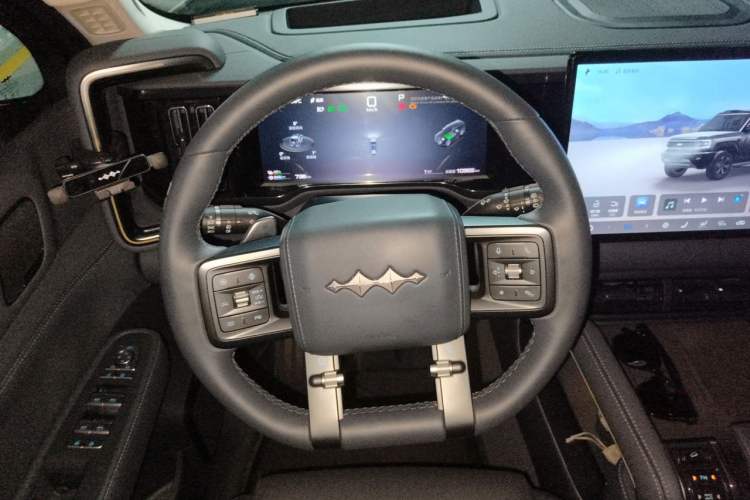 Used Formula Leopard 5 2025 Model 210KM Tian Shen Ultra Version Steering Wheel