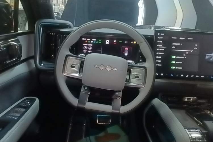 Used Formula Leopard 5 2025 Laser Qiankun Intelligent Driving Edition Steering Wheel