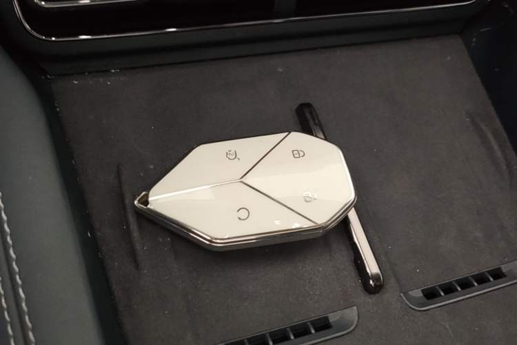 Used Formula Leopard 5 2025 TianShen Intelligent Driving Max Edition Vehicle Key
