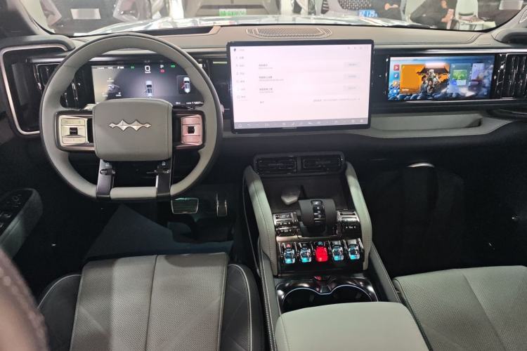 Used Formula Leopard 5 2025 TianShen Intelligent Driving Ultra Edition Center Console
