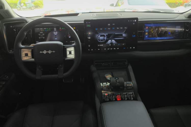 Used Formula Leopard 5 2025 TianShen Intelligent Driving Ultra Edition Center Console