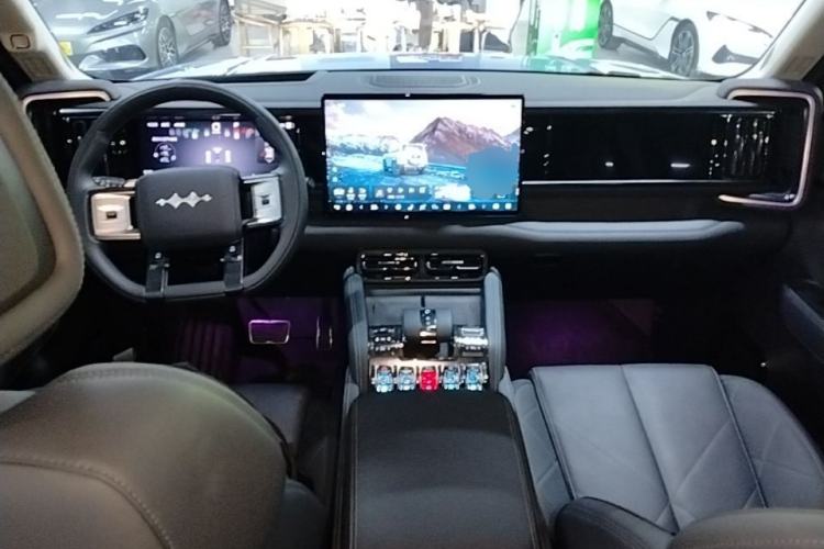 Used Formula Leopard 5 2025 TianShen Intelligent Driving Ultra Edition Center Console
