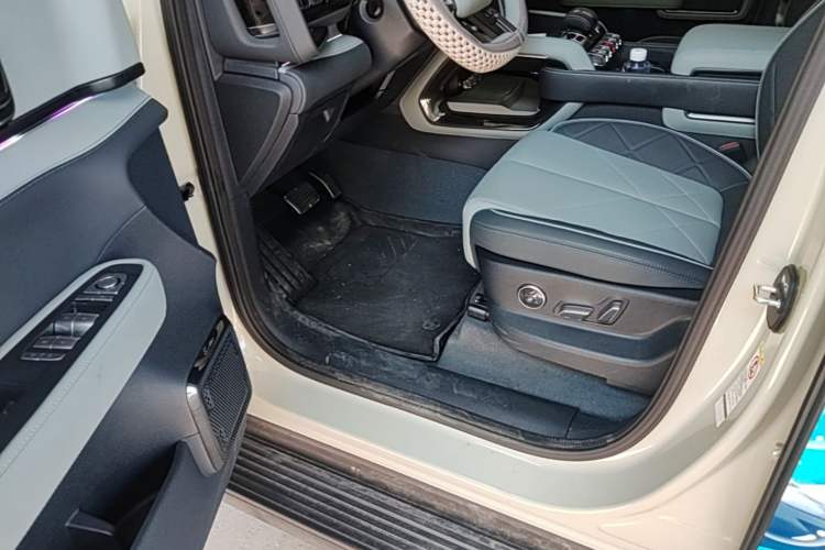 Used Formula Leopard 5 2025 TianShen Intelligent Driving Ultra Edition Interior 3