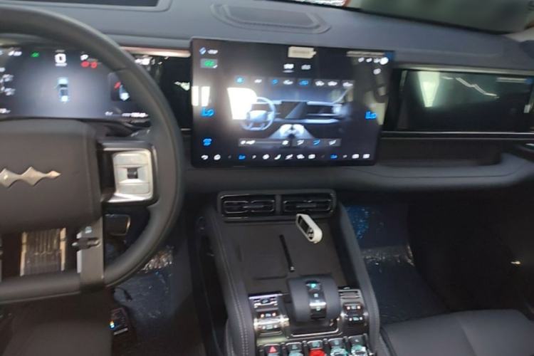 Used Formula Leopard 5 2025 TianShen Intelligent Driving Ultra Edition Center Console