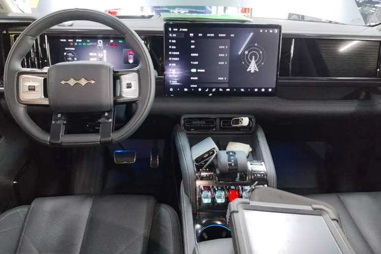 Used Formula Leopard 5 2025 TianShen Intelligent Driving Ultra Edition Center Console