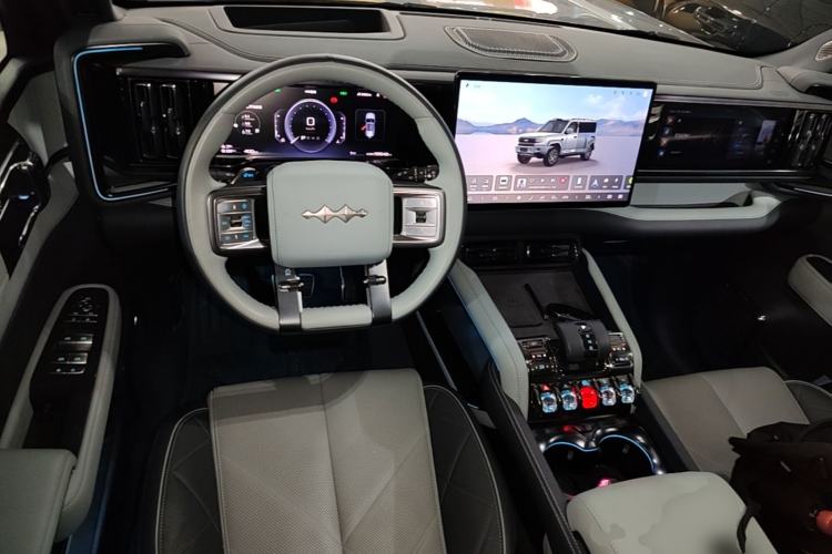 Used Formula Leopard 5 2025 TianShen Intelligent Driving Ultra Edition Center Console