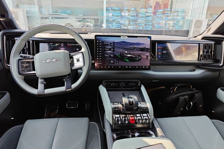 Used Formula Leopard 5 2025 TianShen Intelligent Driving Ultra Edition Center Console