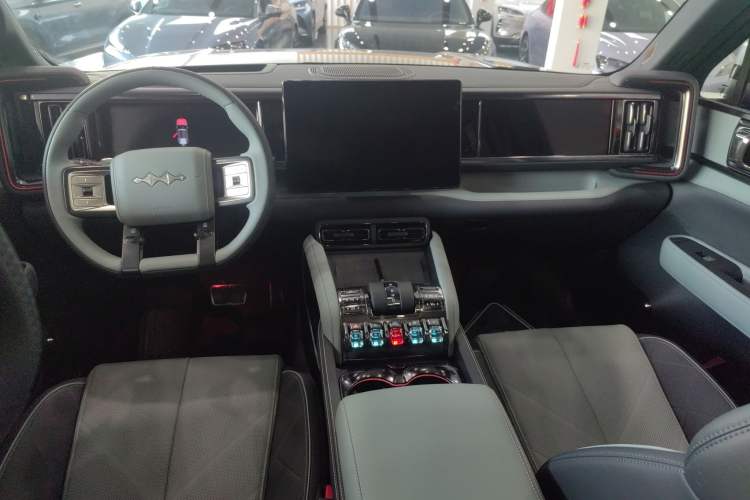 Used Formula Leopard 5 2025 TianShen Intelligent Driving Ultra Edition Center Console