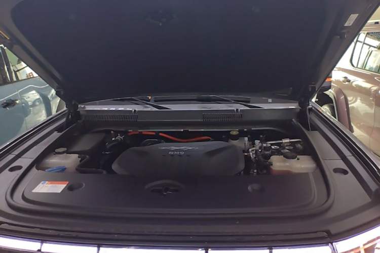 Used Formula Leopard 5 2025 TianShen Intelligent Driving Ultra Edition Engine Bay