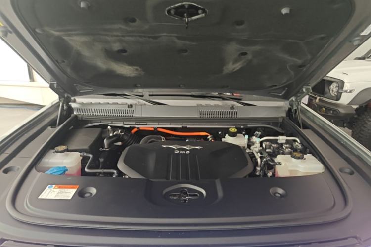 Used Formula Leopard 5 2025 Cloud Ride Laser-based Kunpeng Intelligent Driving Edition Engine Bay
