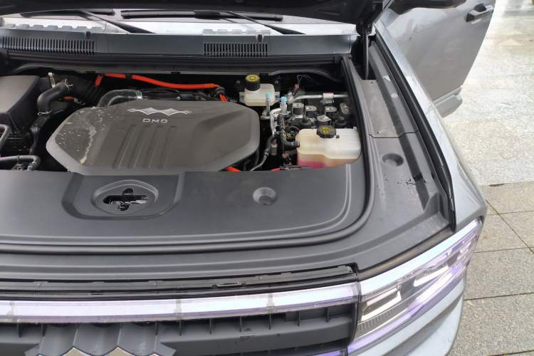 Used Formula Leopard 5 2025 TianShen Intelligent Driving Max Edition Engine Bay Left