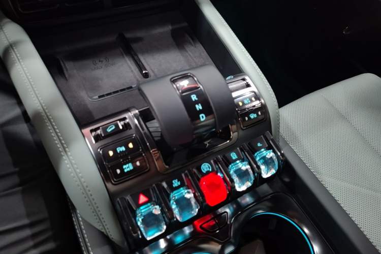 Used Formula Leopard 5 2025 TianShen Intelligent Driving Max Edition Gear Lever