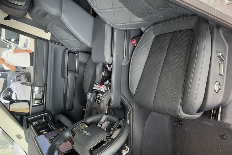 Used Formula Leopard 5 2025 TianShen Intelligent Driving Ultra Edition Interior 1