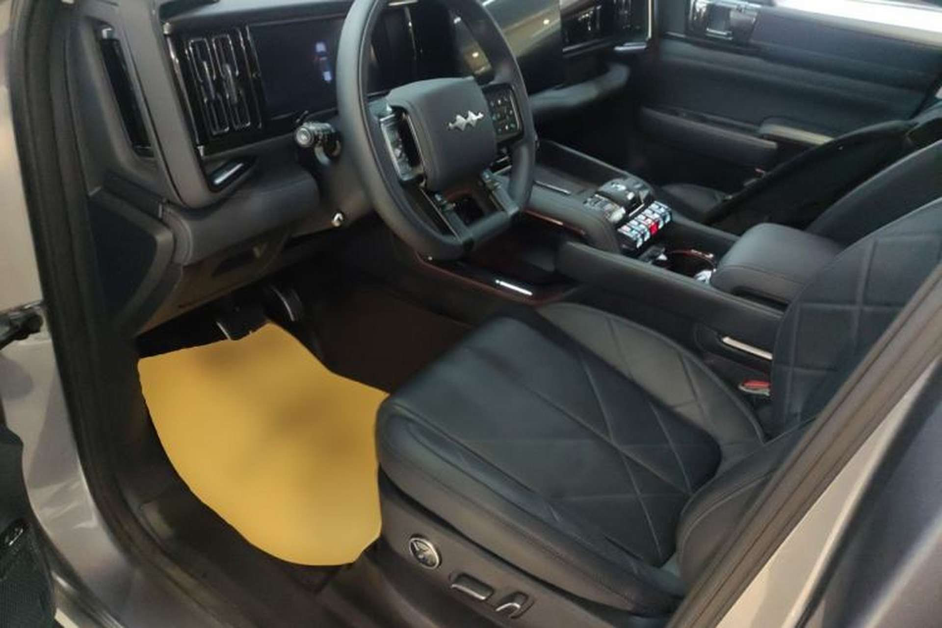 Used Formula Leopard 5 2025 Cloud Ride Laser-based Kunpeng Intelligent Driving Edition Left Front Seat